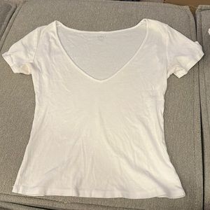 BRANDY MELVILLE - J. GALT v neck